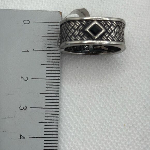 NWOT Size 11 Celtic square band with black enamel inlay - Picture 3 of 4